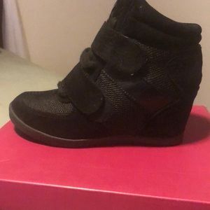 Wedges in great condition. Worn twice
